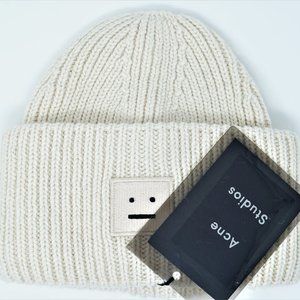 Acne Studios Pansy Face Beanie Creme